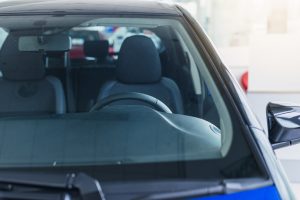 Glasversiegelung fürs Auto auf Frontscheibe